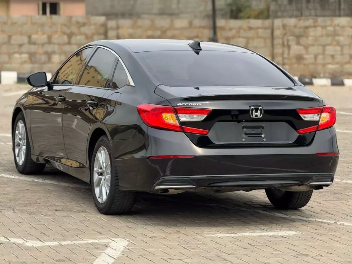 Honda Accord   - 2018