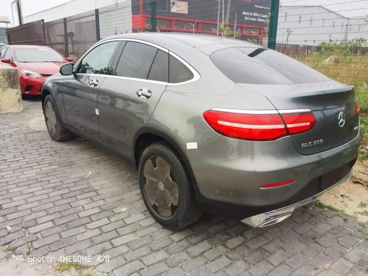 Mercedes-Benz GLC 300   - 2017