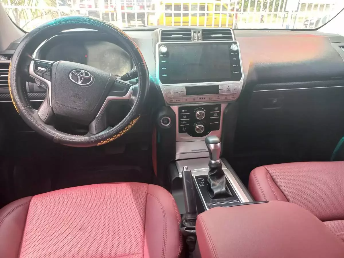 Toyota Landcruiser Prado - 2018