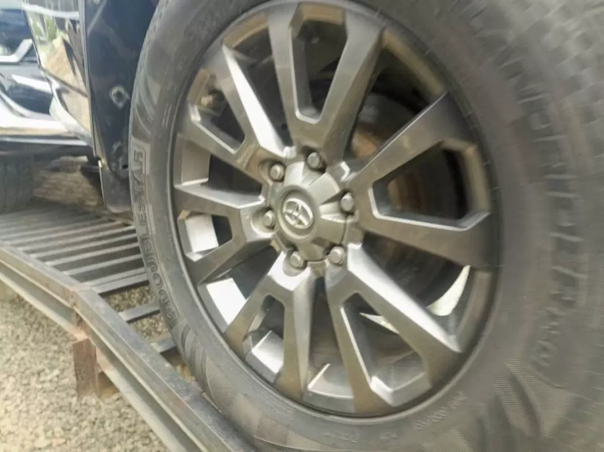 Toyota Land Cruiser - 2011
