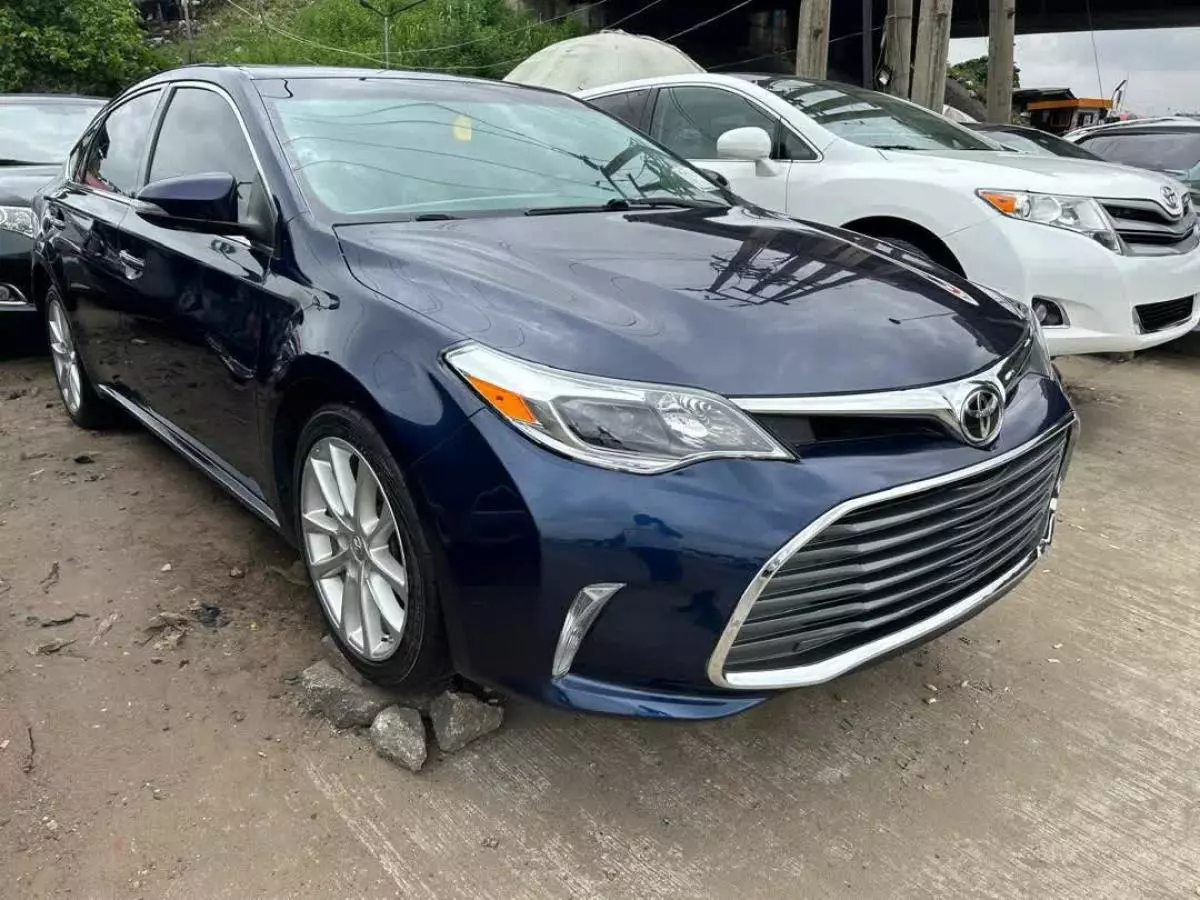 Toyota Avalon   - 2013