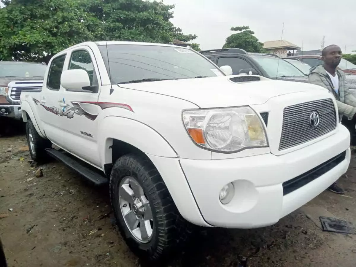 Toyota Tacoma   - 2007