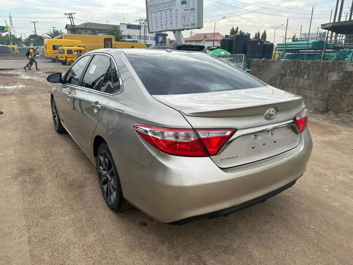 Toyota Camry   - 2015