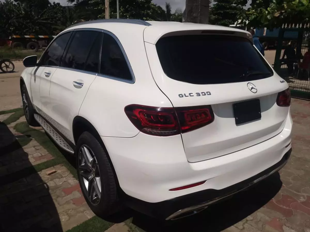 Mercedes-Benz GLC 300   - 2016