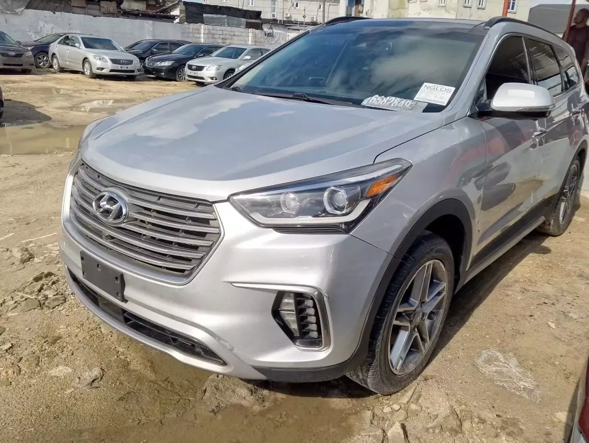 Hyundai Santa Fe   - 2017