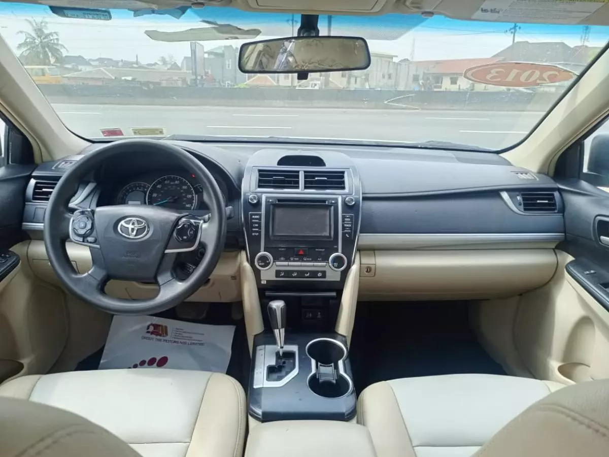 Toyota Camry   - 2014