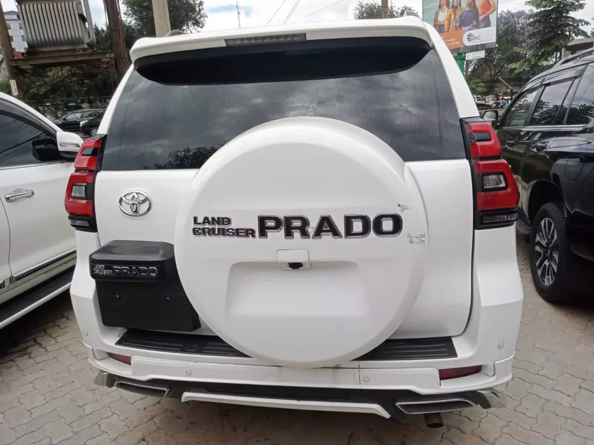 Toyota Landcruiser Prado   - 2016