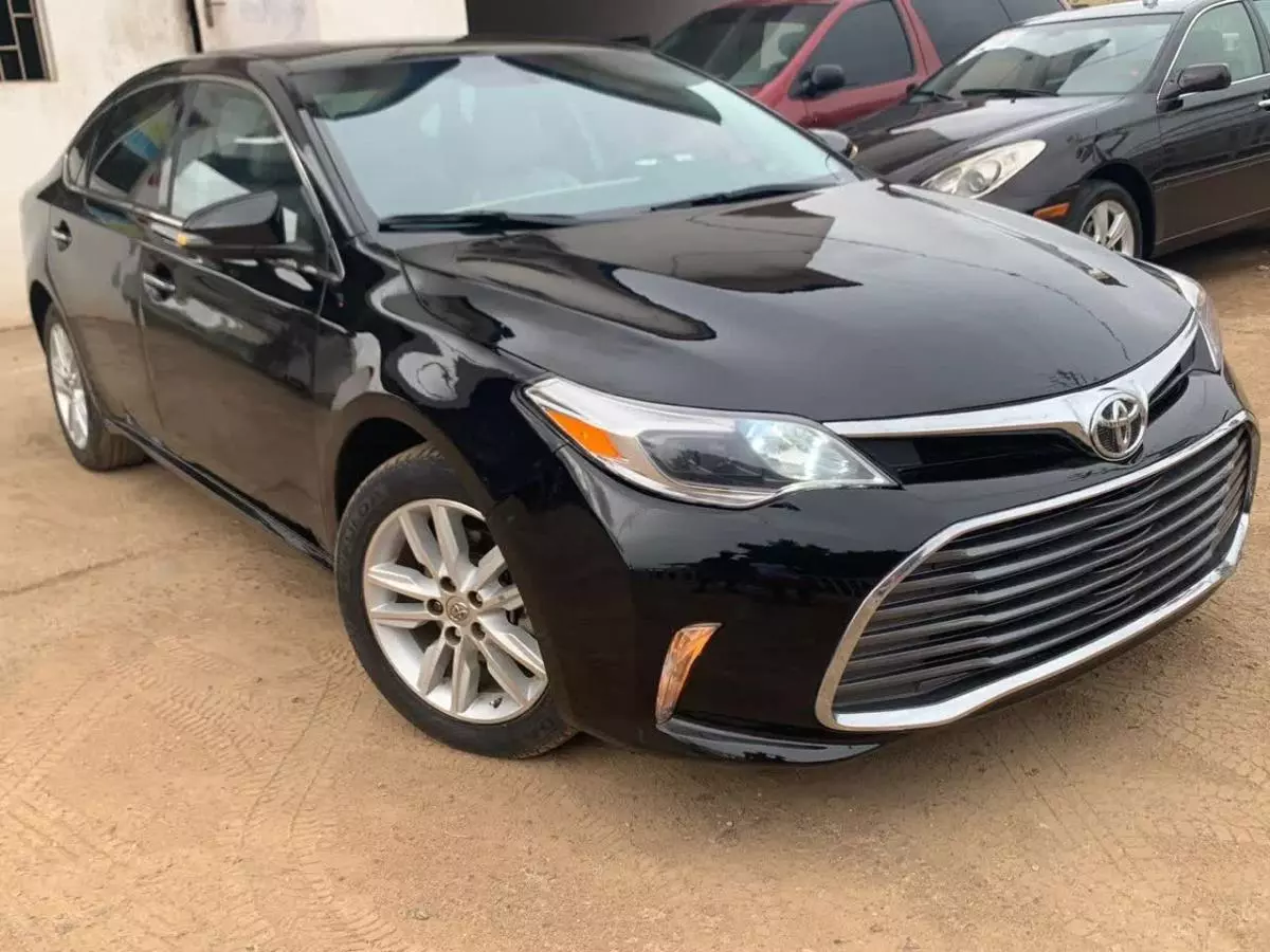 Toyota Avalon   - 2015