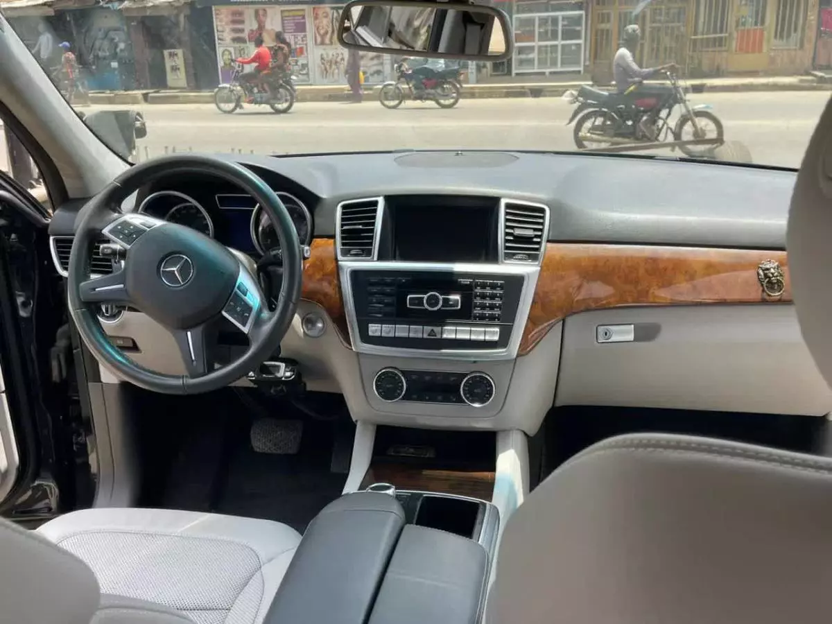 Mercedes-Benz ML 350 - 2014