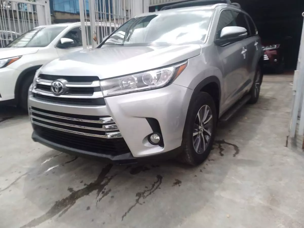 Toyota Highlander   - 2018