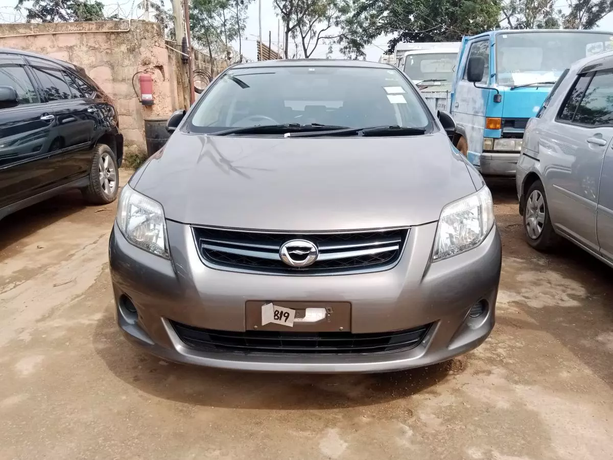 Toyota Fielder    - 2009