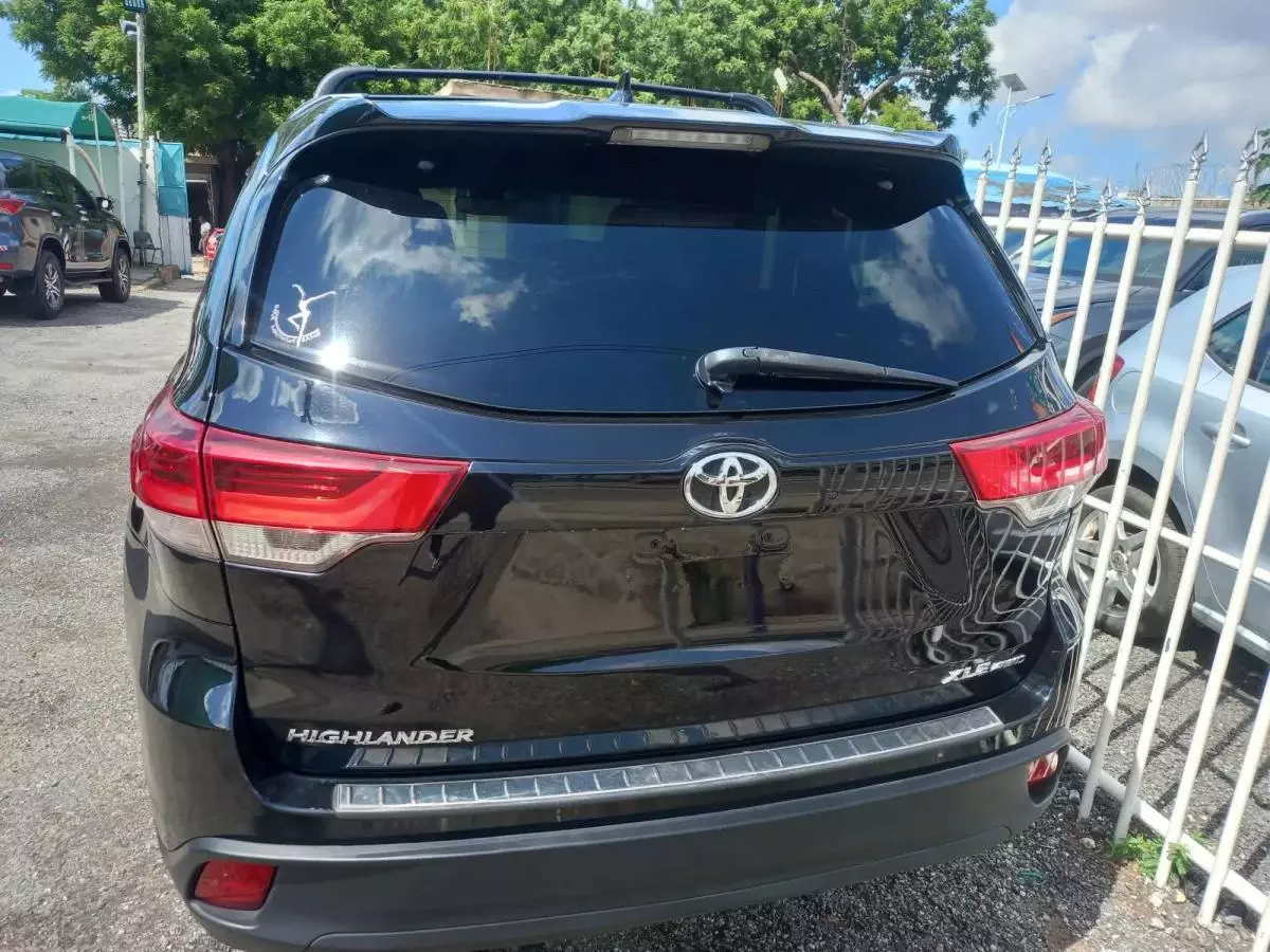 Toyota Highlander - 2017