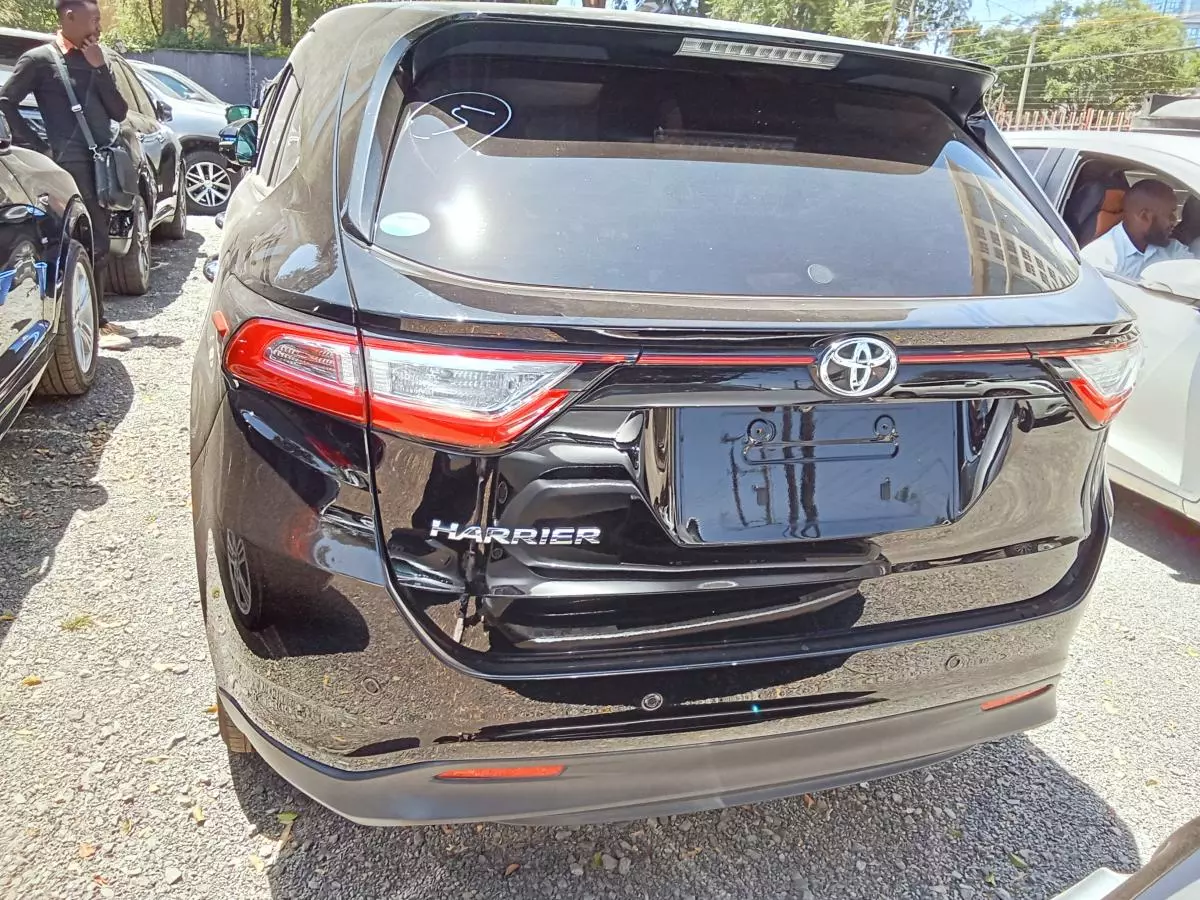 Toyota Harrier   - 2019