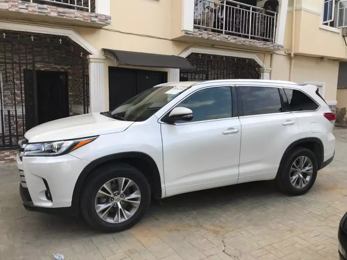 Toyota Highlander   - 2015