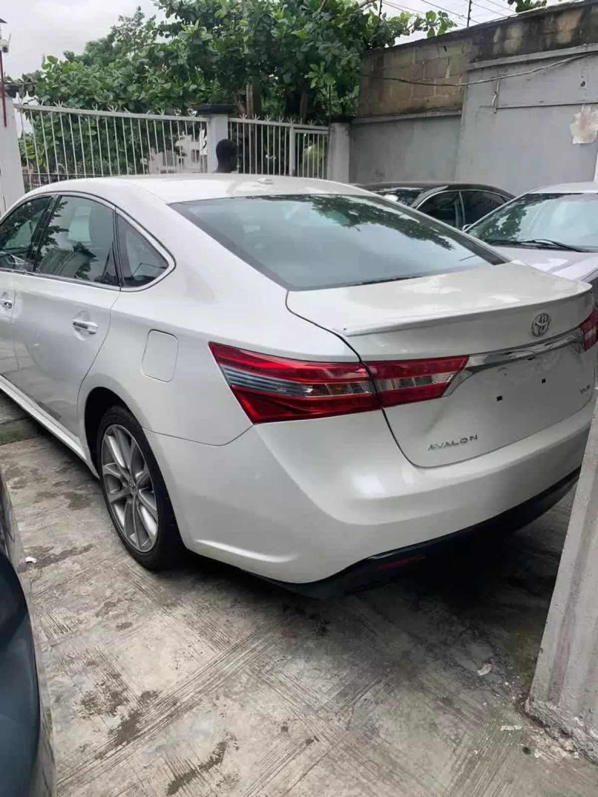 Toyota Avalon   - 2014