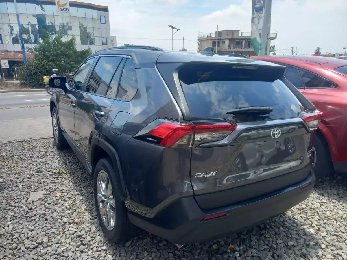 Toyota RAV 4   - 2020