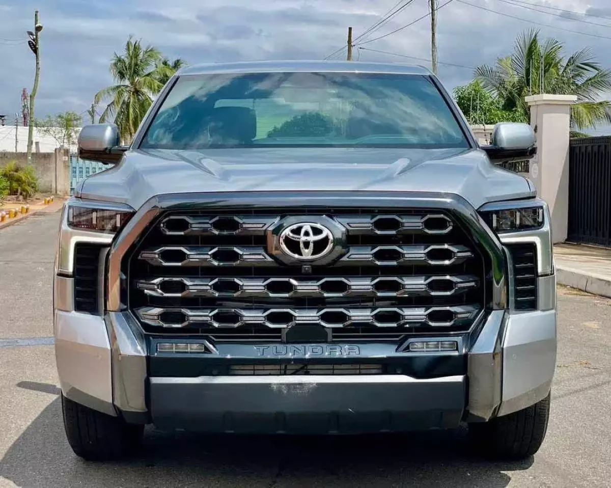 Toyota Tundra   - 2022