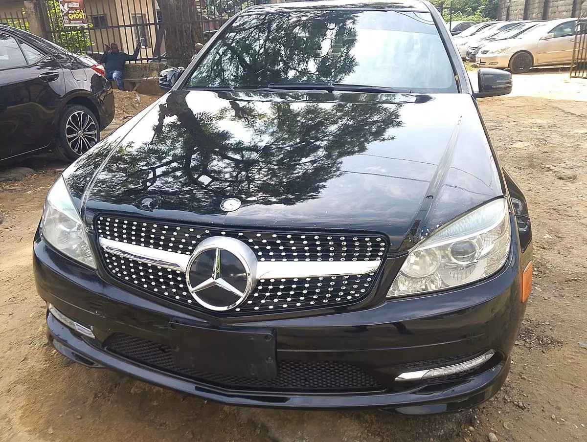 Mercedes-Benz C 300   - 2011