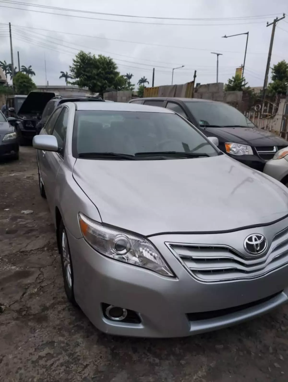 Toyota Camry   - 2011