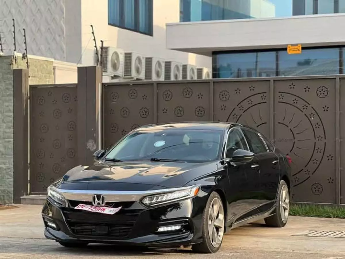 Honda Accord   - 2020