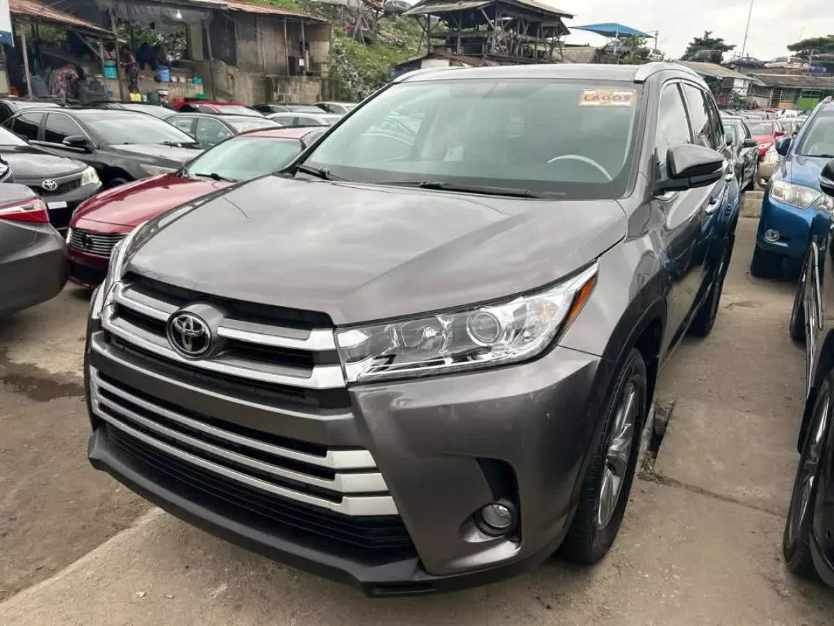 Toyota Highlander   - 2015