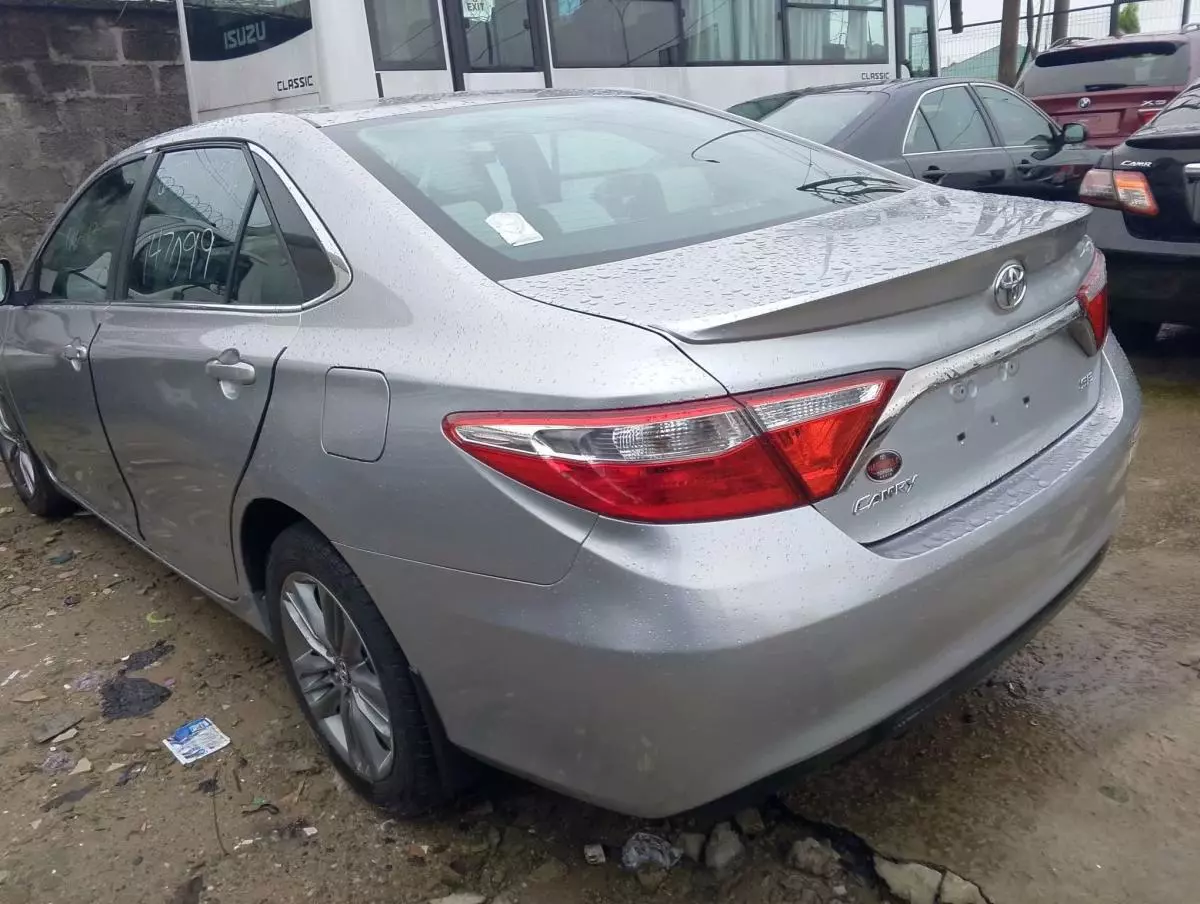 Toyota Camry   - 2016