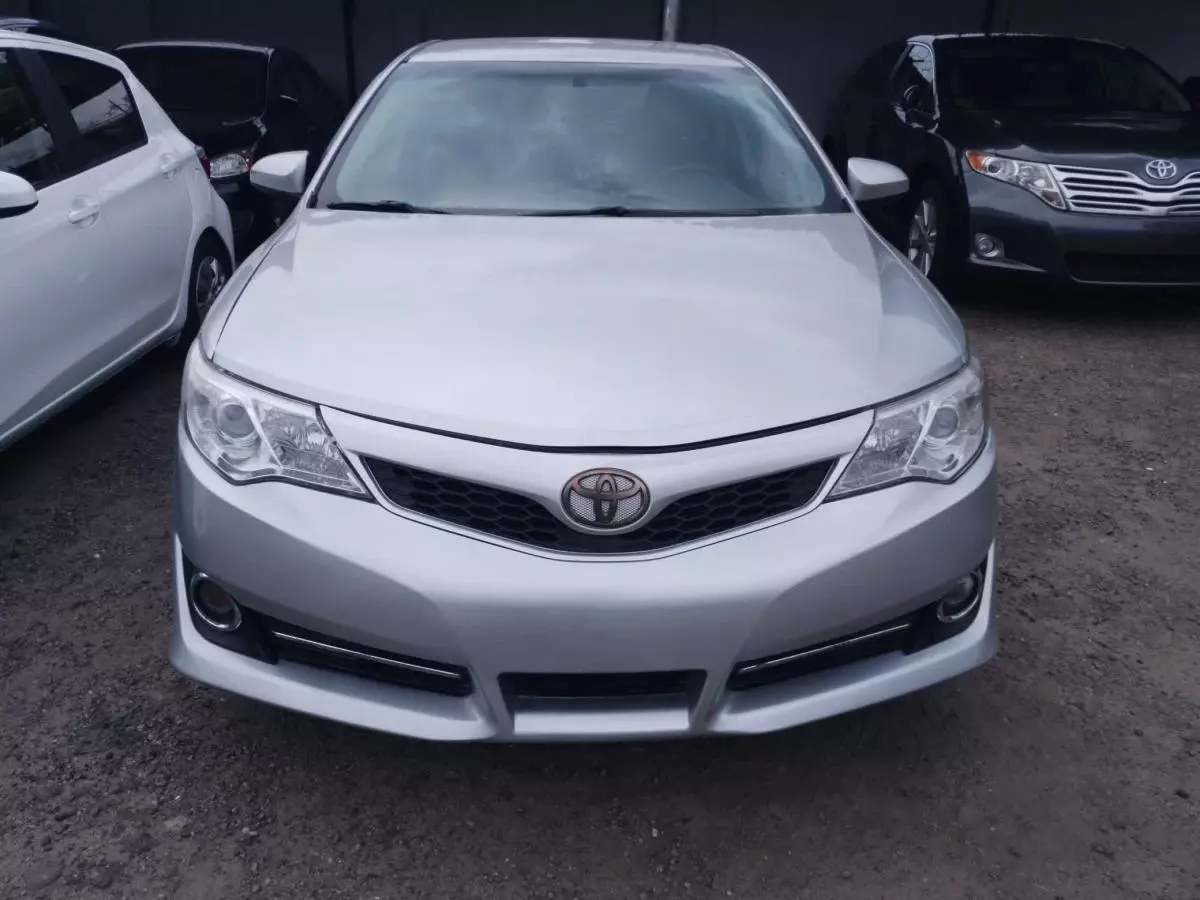 Toyota Camry   - 2014