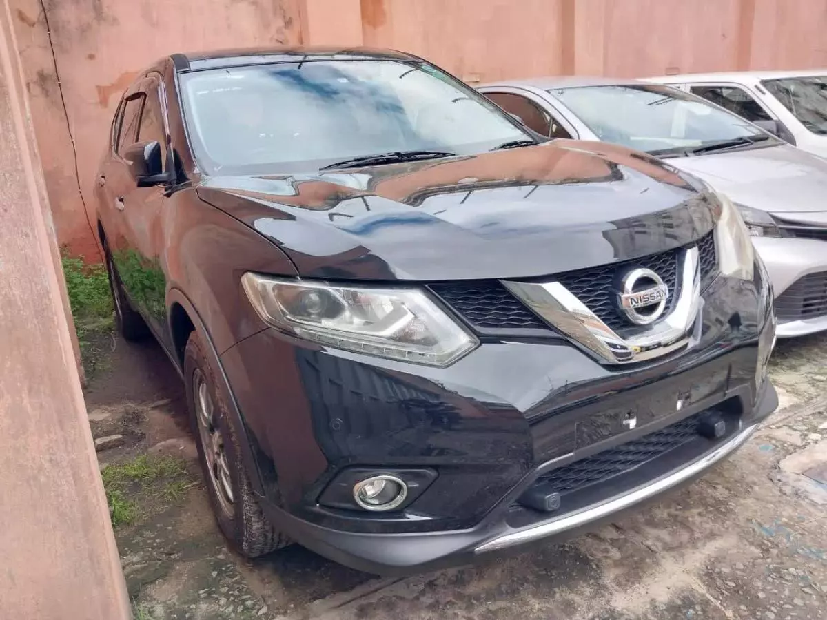 Nissan X-Trail   - 2016