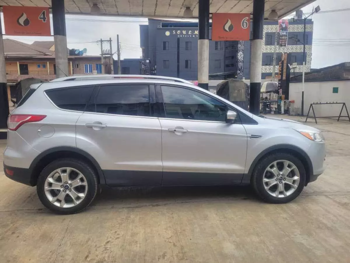 Ford Escape   - 2014