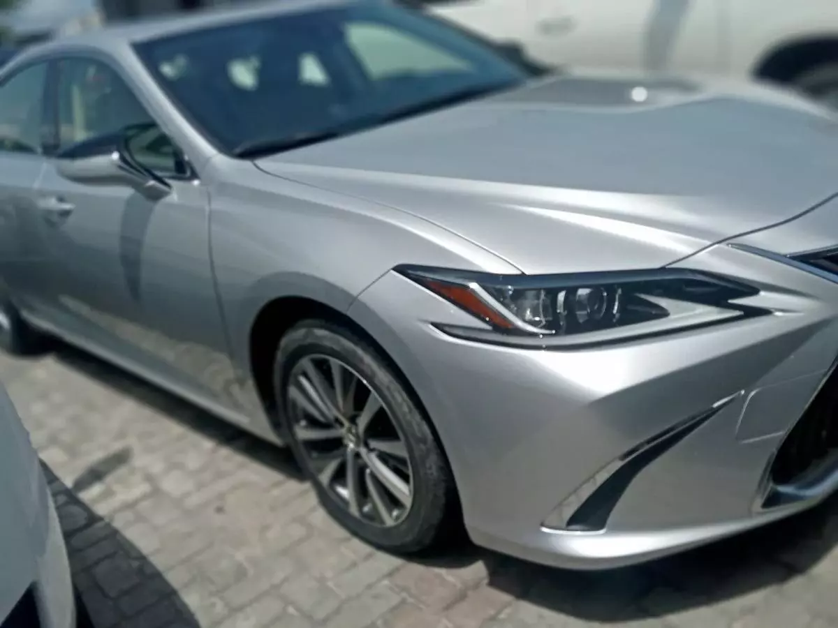 Lexus ES 350 - 2019