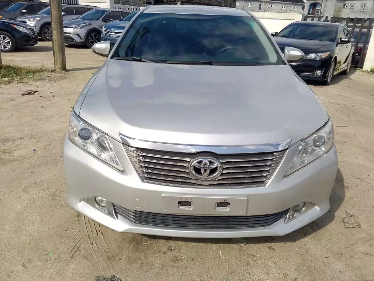 Toyota Camry   - 2013