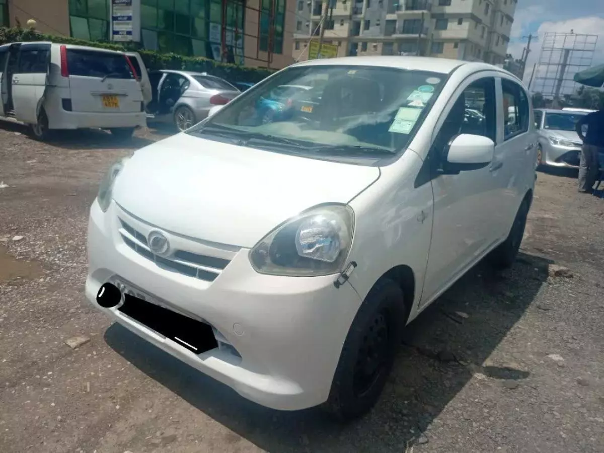 Daihatsu Mira    - 2013