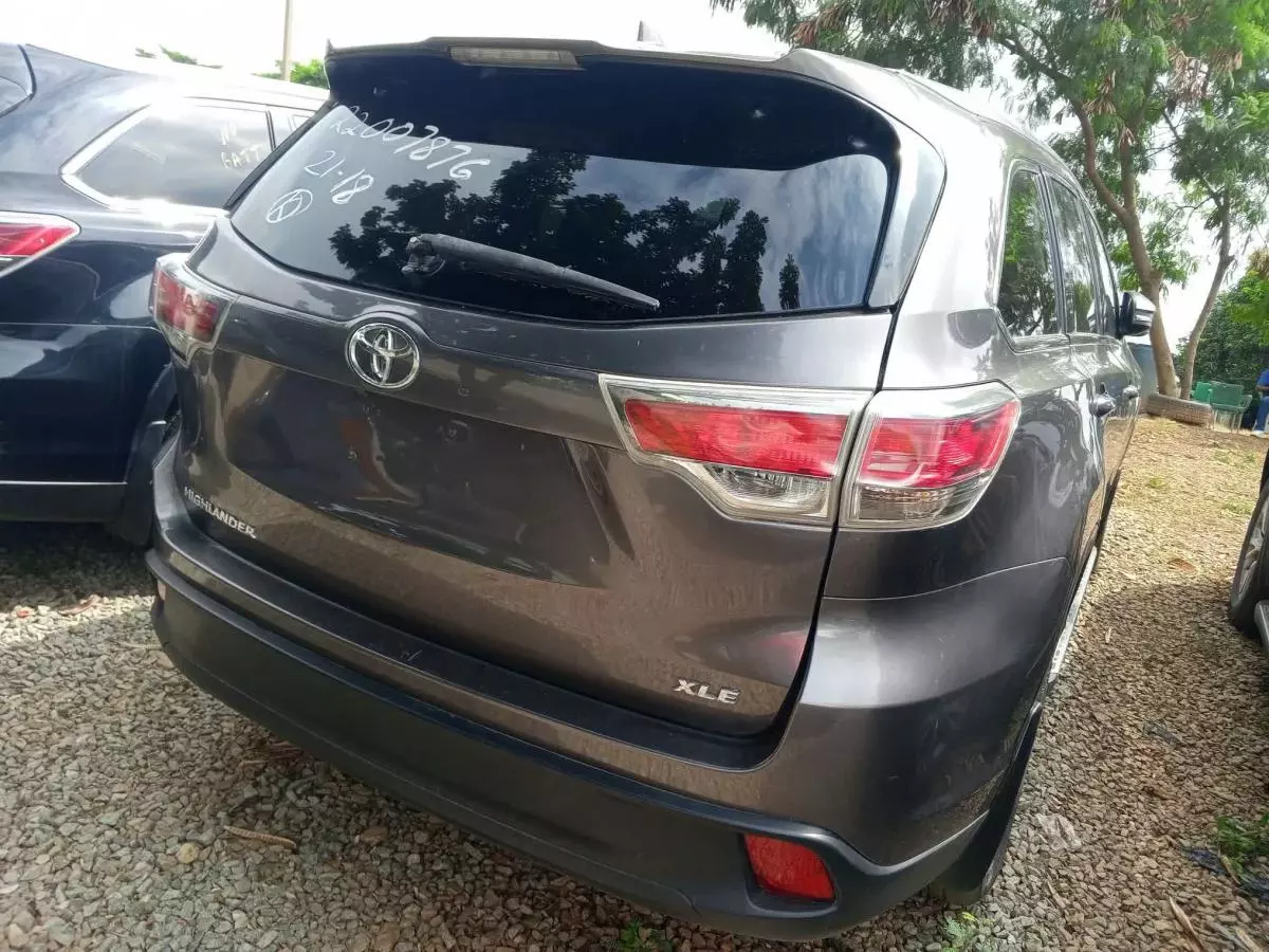 Toyota Highlander - 2015