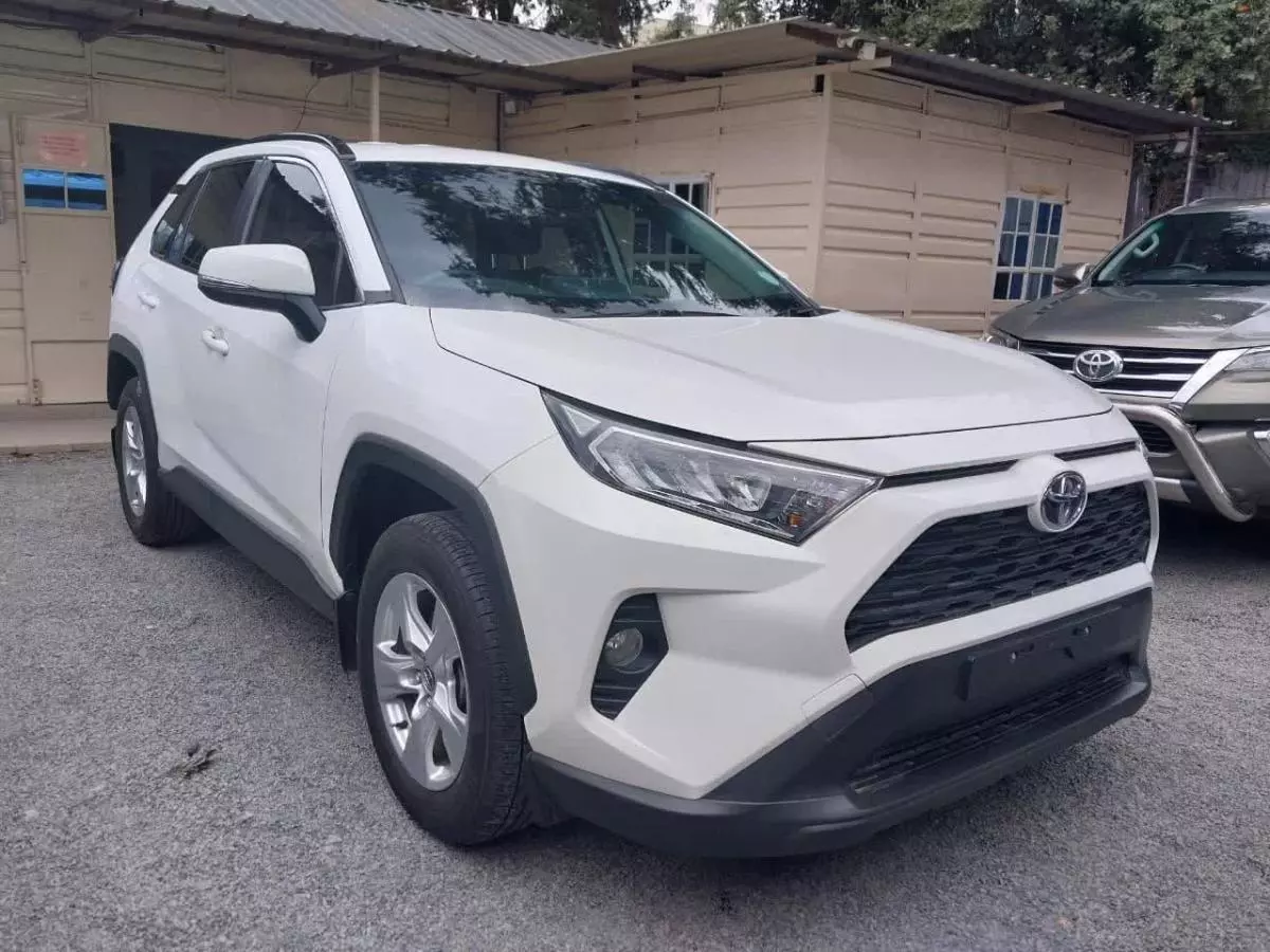 Toyota RAV 4   - 2019