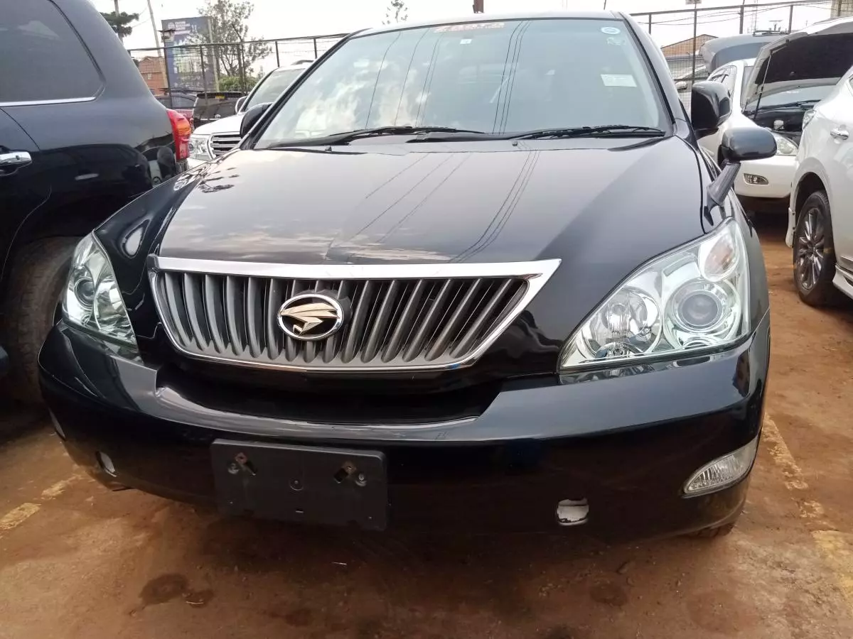 Toyota Harrier   - 2011