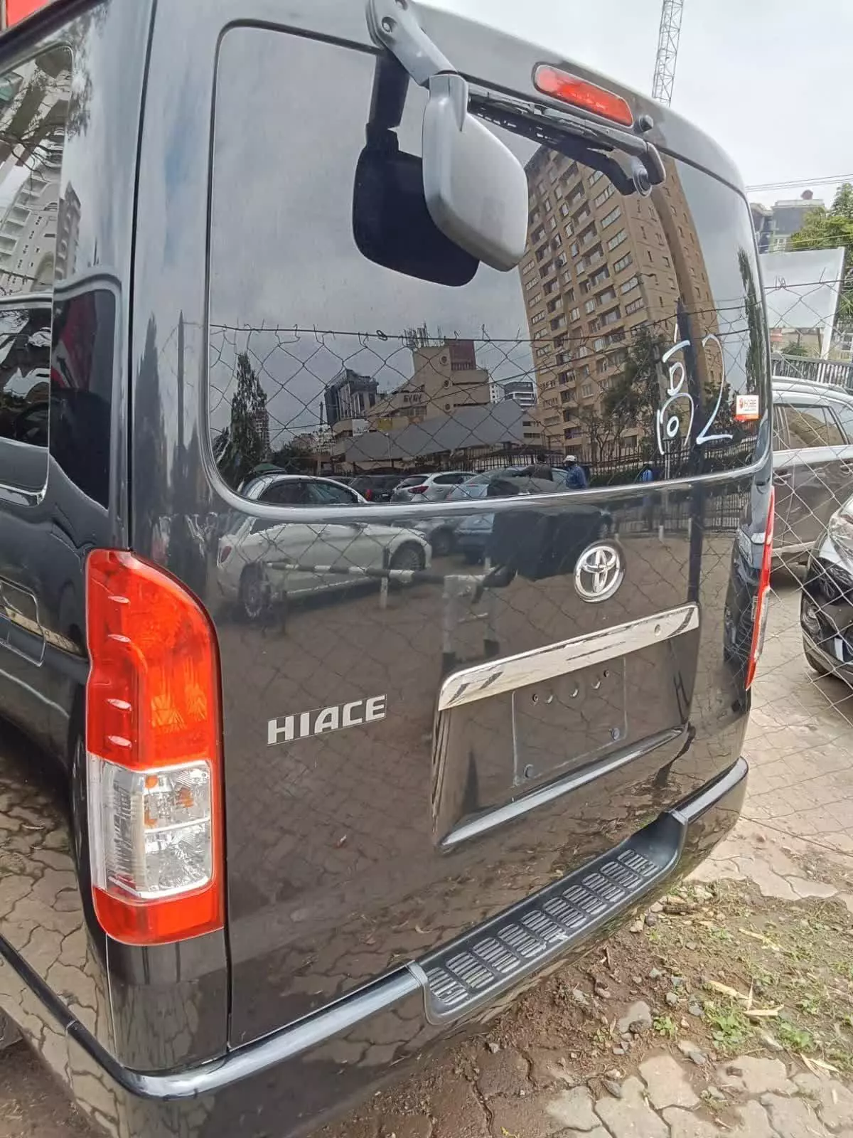 Toyota Hiace   - 2017