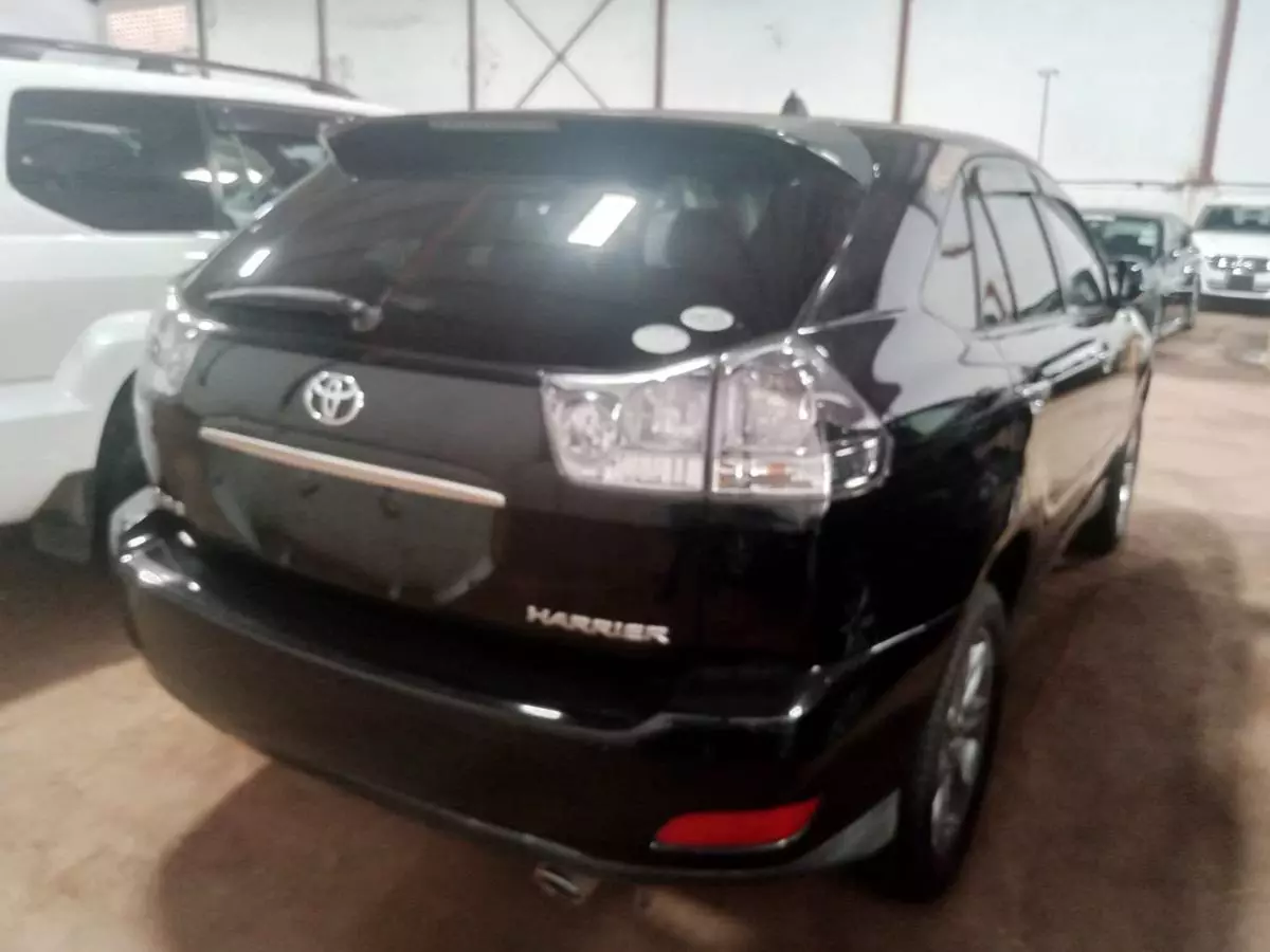 Toyota Harrier   - 2009