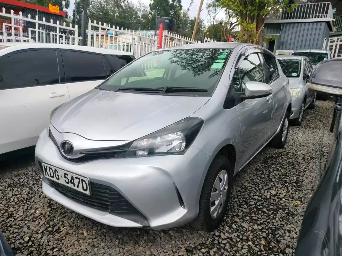 Toyota Vitz   - 2014