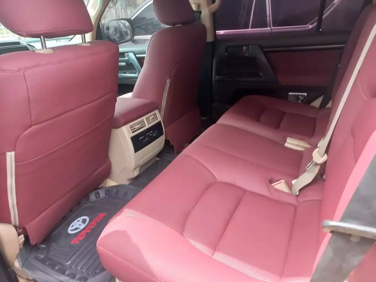Toyota Land Cruiser - 2015