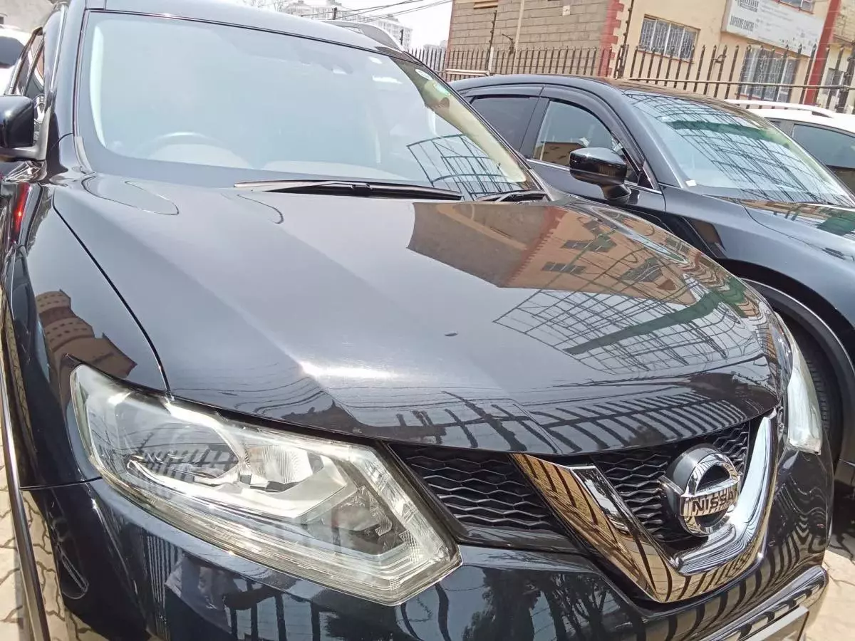 Nissan X-TRAIL   - 2017