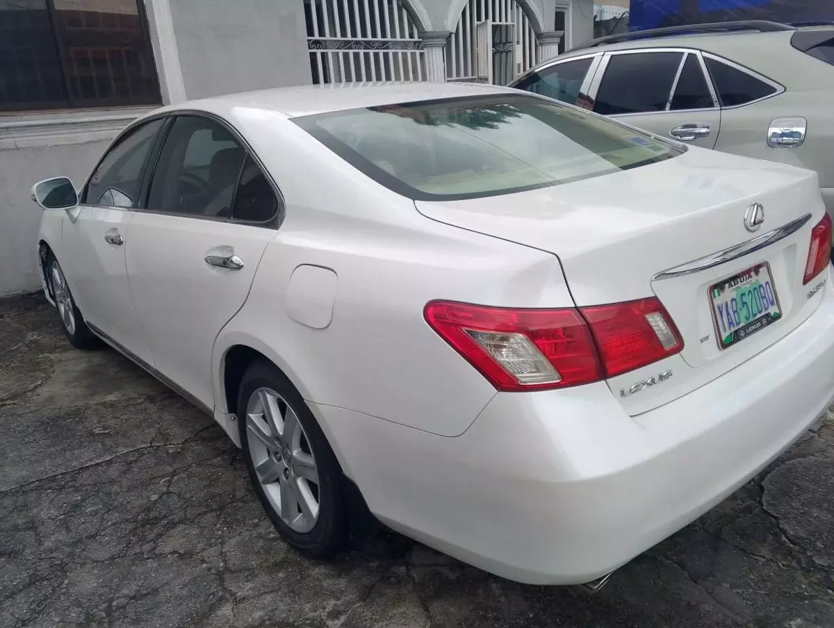 Lexus ES 350   - 2009