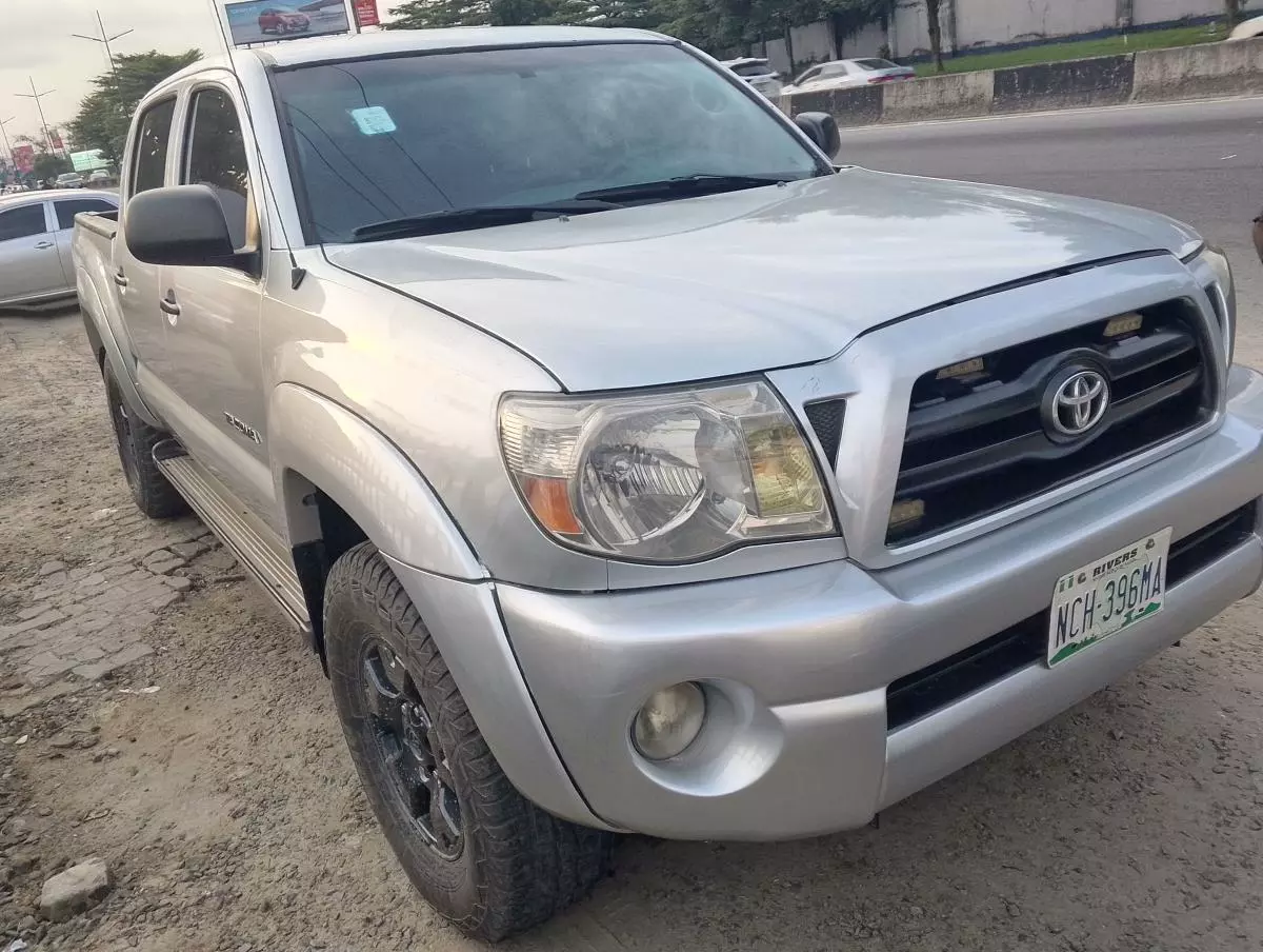 Toyota Tacoma   - 2006