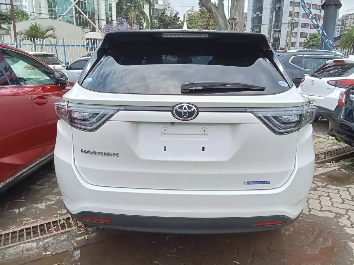 Toyota Harrier   - 2017