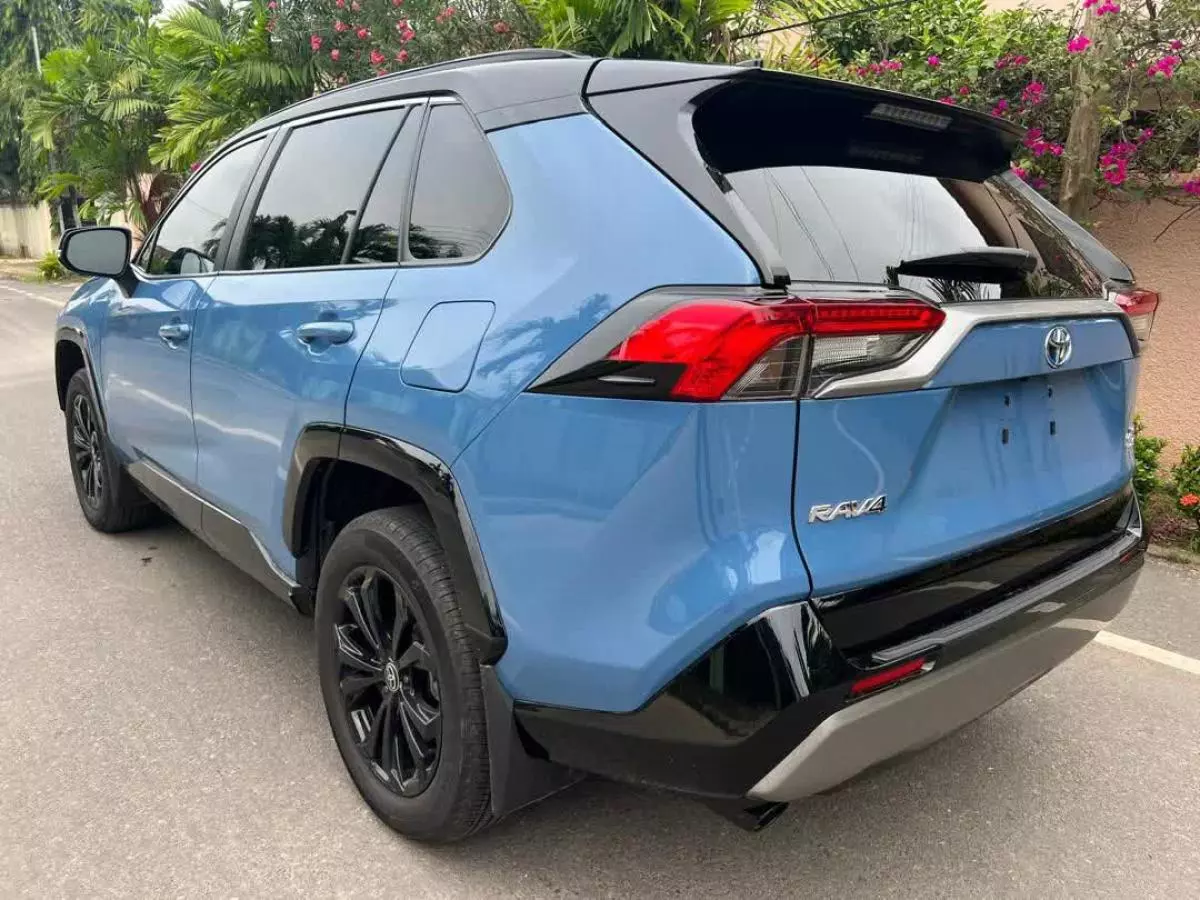 Toyota RAV 4   - 2023