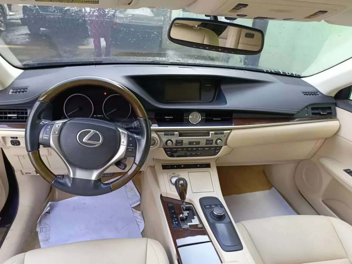 Lexus ES 350   - 2013