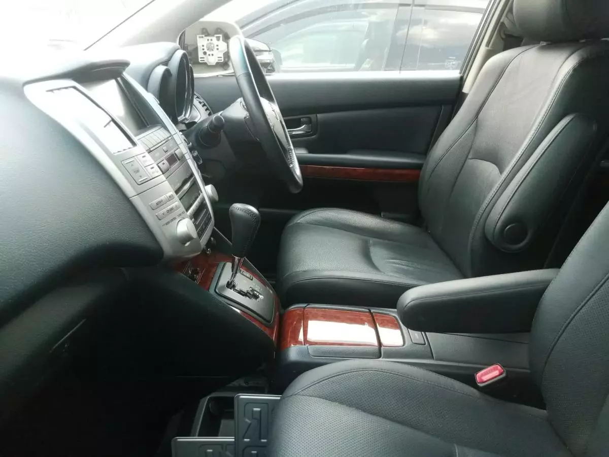 Toyota Harrier   - 2011