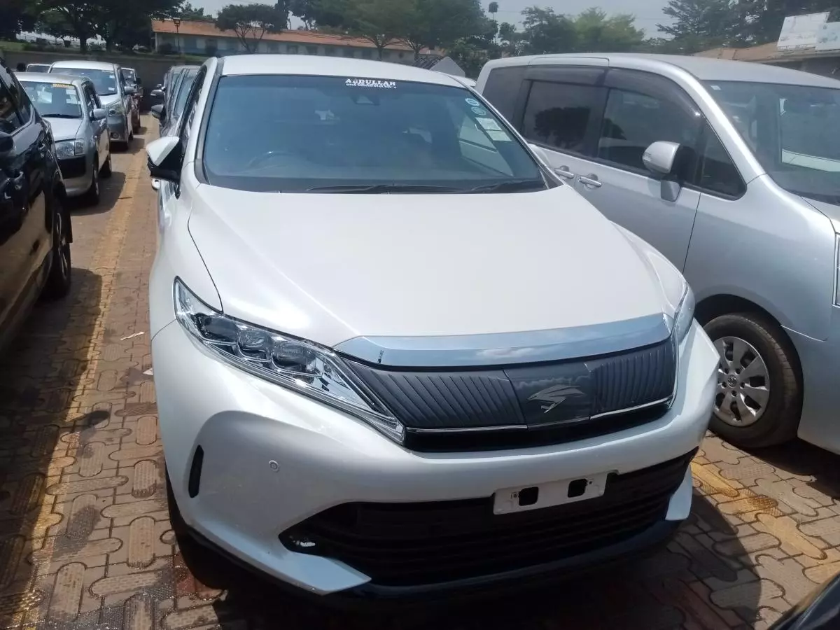 Toyota Harrier   - 2015