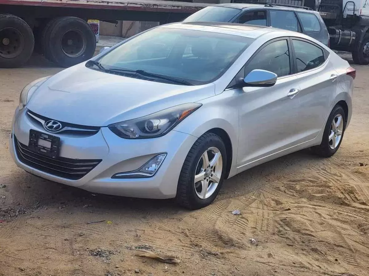 Hyundai Elantra   - 2014