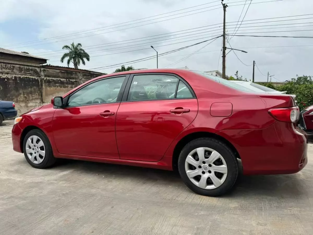 Toyota Corolla   - 2012