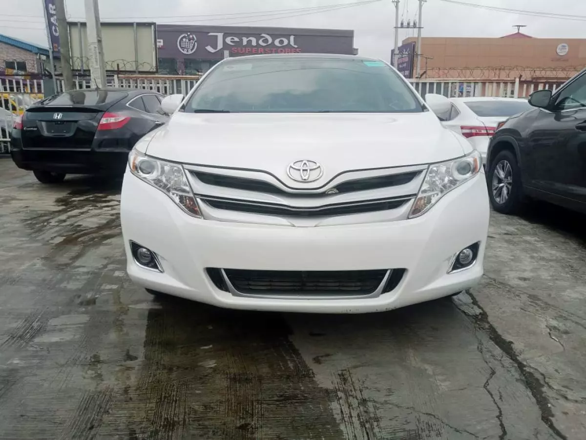 Toyota Venza   - 2011